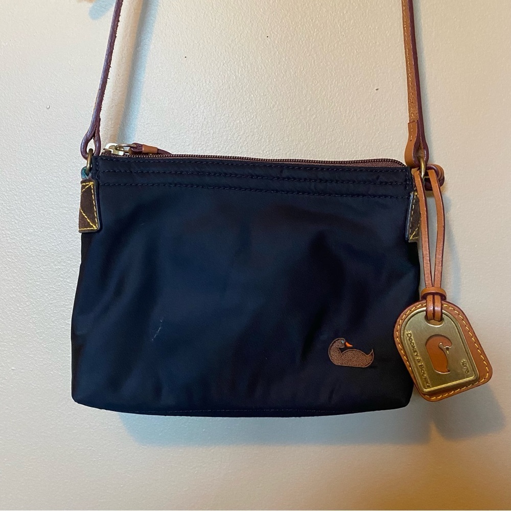 Vintage Dooney & Bourke crossbody bag